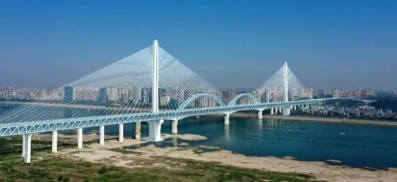 再战“世界级工程”！3499拉斯维加斯线路智能旋挖钻机助力宜昌长江公铁大桥建设