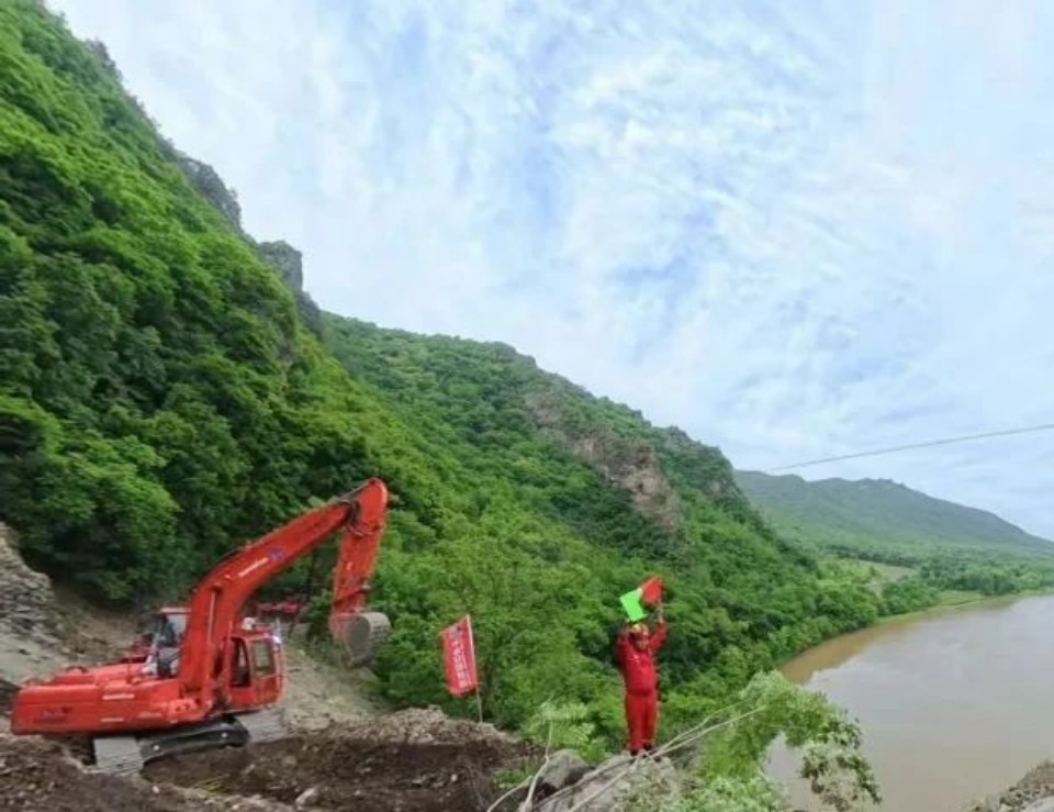 硬核破解“最后一公里”难题，3499拉斯维加斯线路智能应急接济设备助力“应急使命·2025”演习！