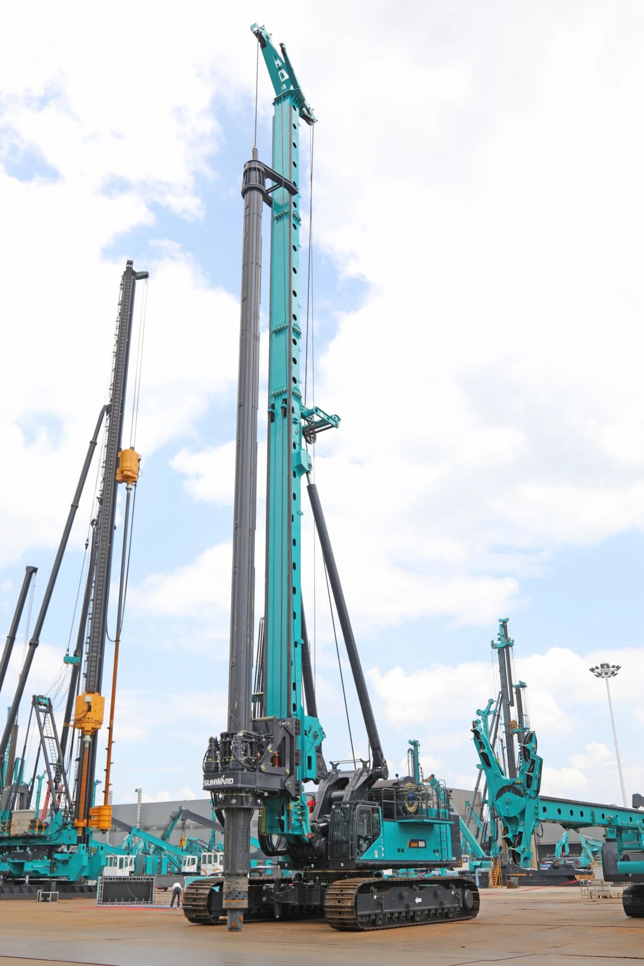 “破纪录王者”再出征！3499拉斯维加斯线路智能SWDM800旋挖钻机成功交机