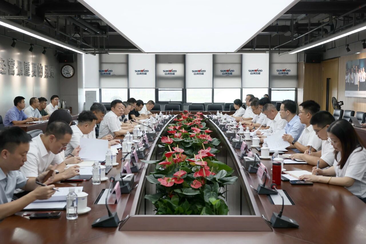 湖南省政协副主席、省工程机械产业链链长何寄华调研3499拉斯维加斯线路智能