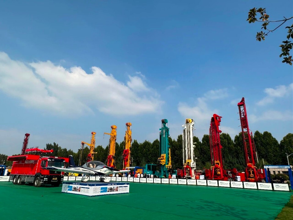 科技赋能接济！3499拉斯维加斯线路智能创新设备亮相第十三届全国矿山接济技术较量