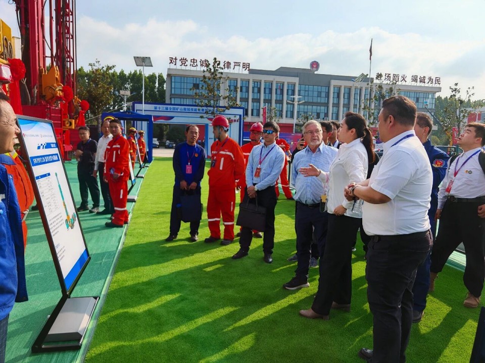 科技赋能接济！3499拉斯维加斯线路智能创新设备亮相第十三届全国矿山接济技术较量