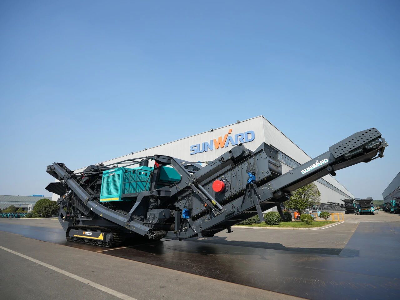 破局国际市场，无惧极寒工况！3499拉斯维加斯线路智能SP300CTD柴电两用圆锥破碎站成功下线