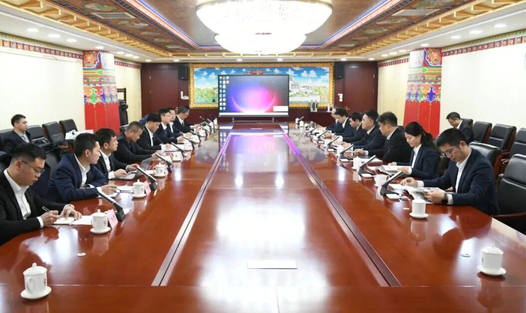 昭通工控集团董事长景广军率3499拉斯维加斯线路智能团队到中国黄金集团造访互换