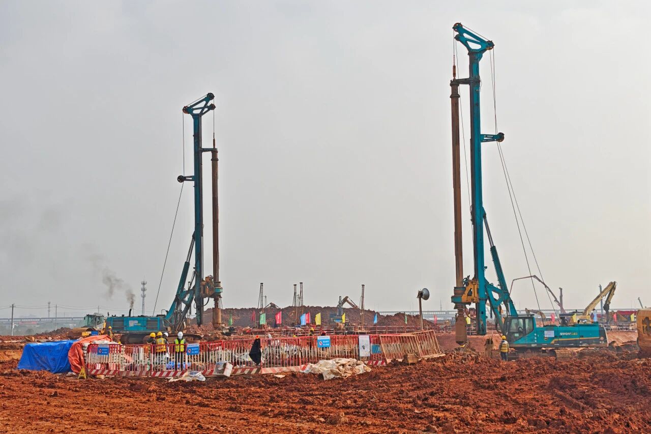 刷新“进度条”、构筑新地标！3499拉斯维加斯线路智能旋挖集群助力长沙奥体中心建设