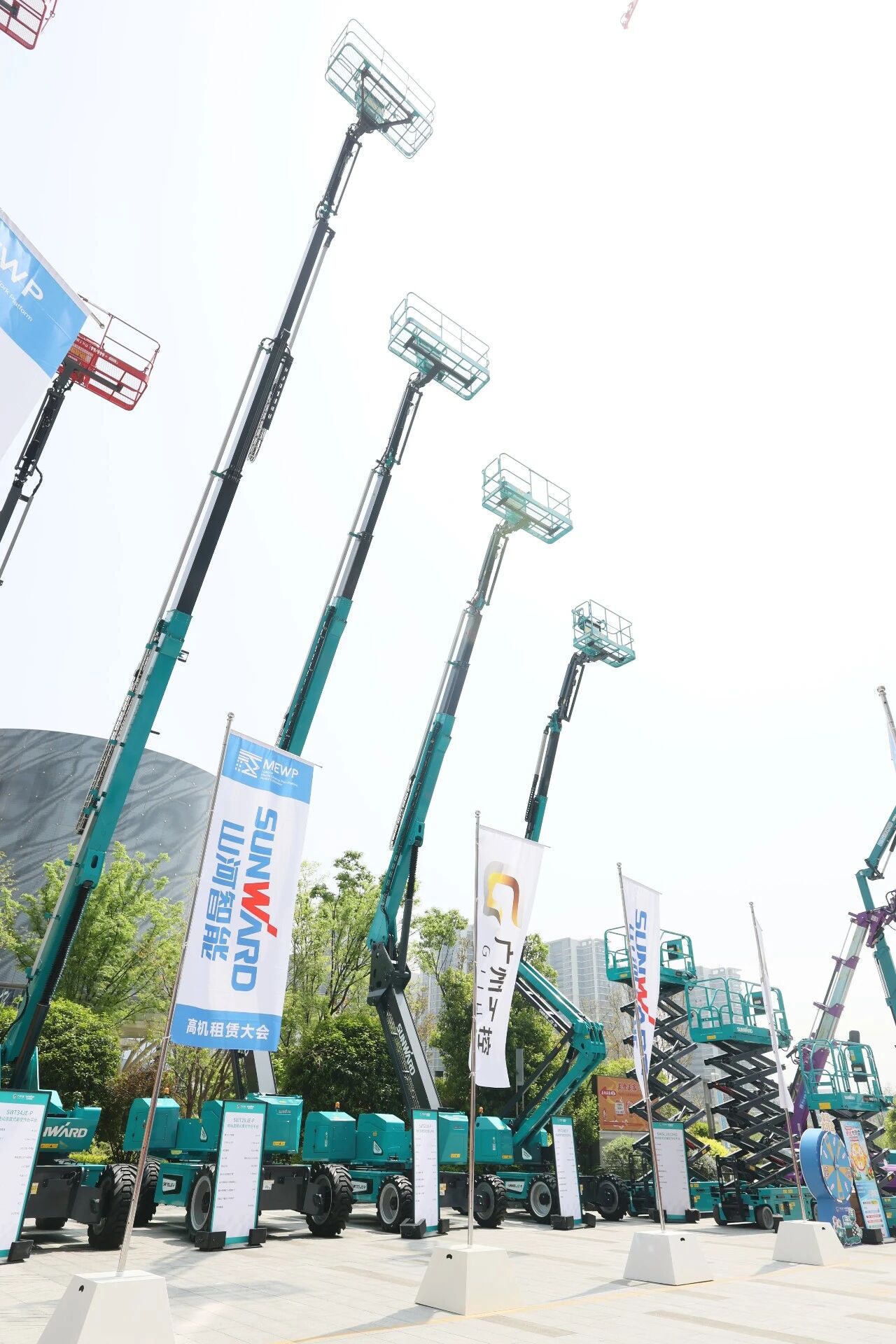 3499拉斯维加斯线路智能亮相第十届全国高空作业平台租赁大会